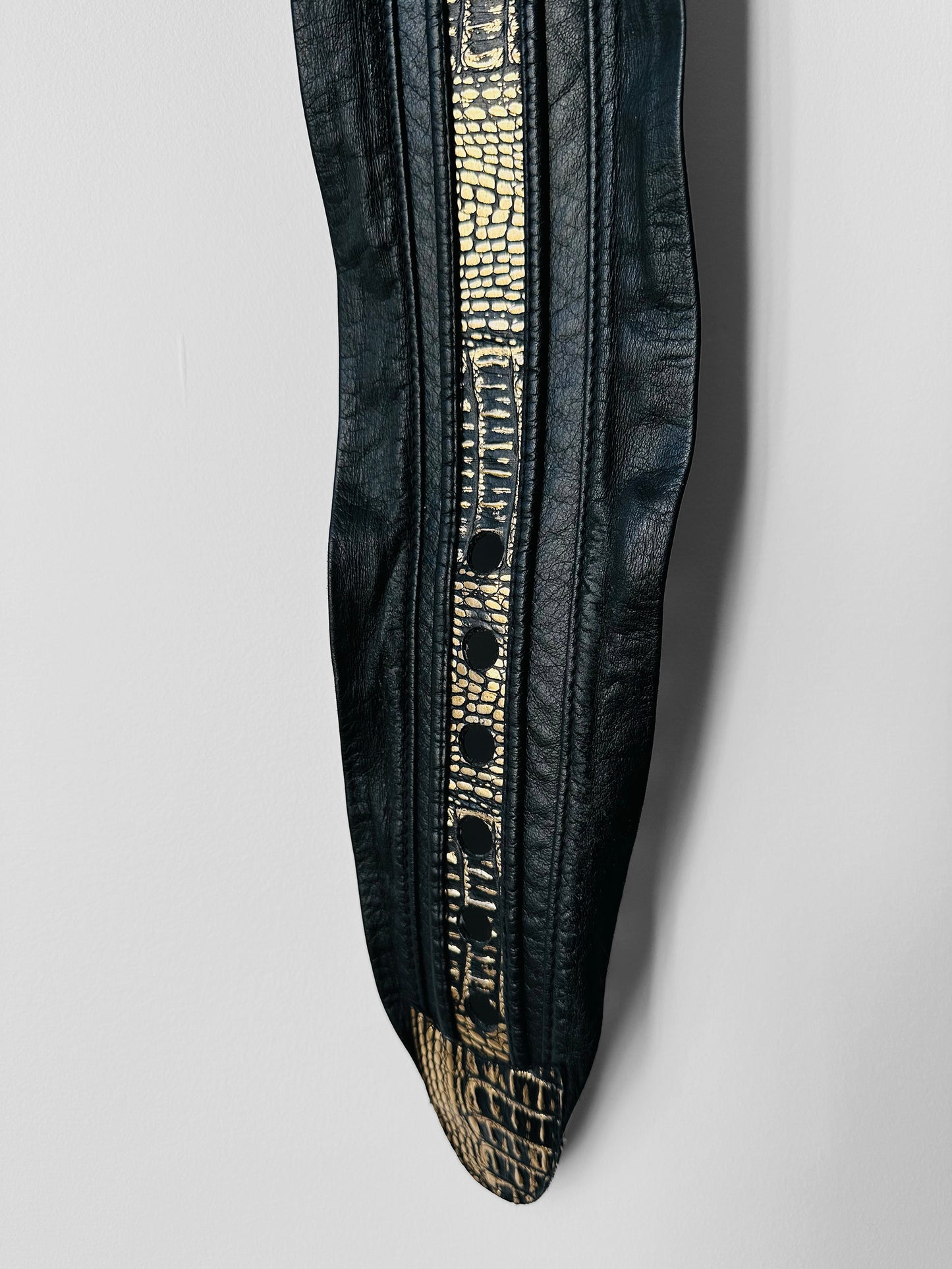 1970s - 1980s Wide Black and Gold Leather Cat Head Belt  - Sz. M/L