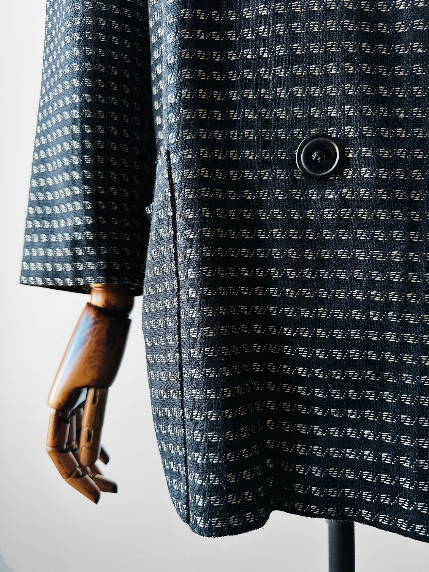 1980s Black and Silver Metallic Textured Weave Patterned Double Breasted Blazer - Sz. S/M