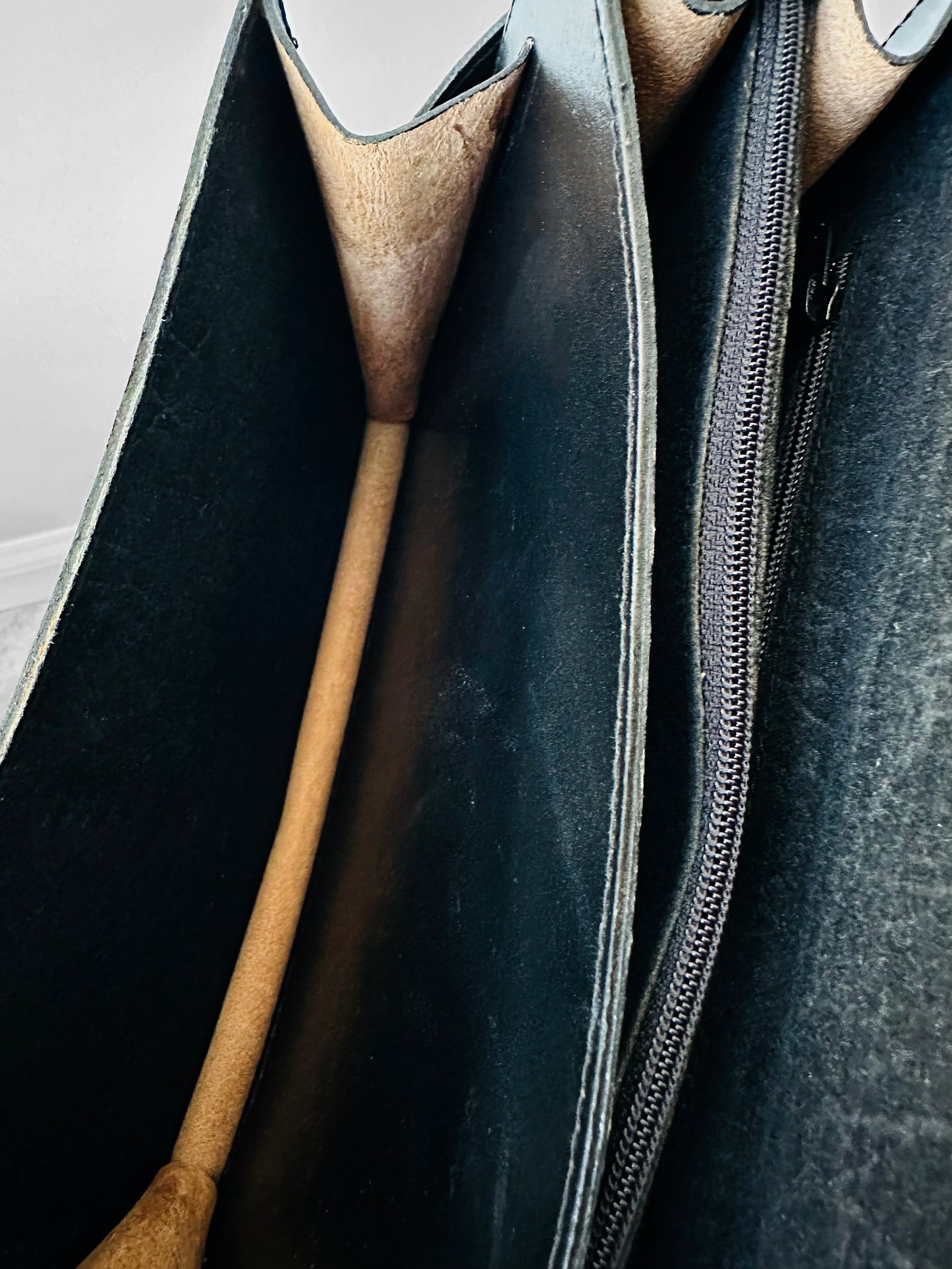 1970s Black Leather Boxy Structured Shoulder Bag