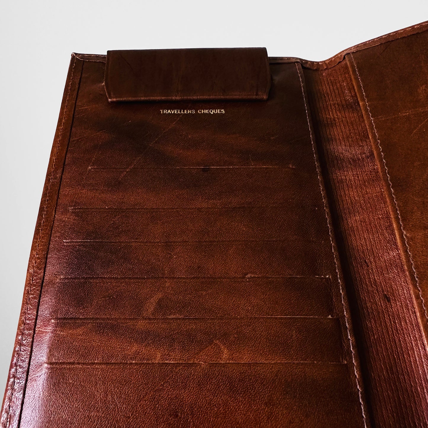 1960s Made in Canada BUXTON Saddle Brown Worn-In Soft Leather Bifold Travel Wallet