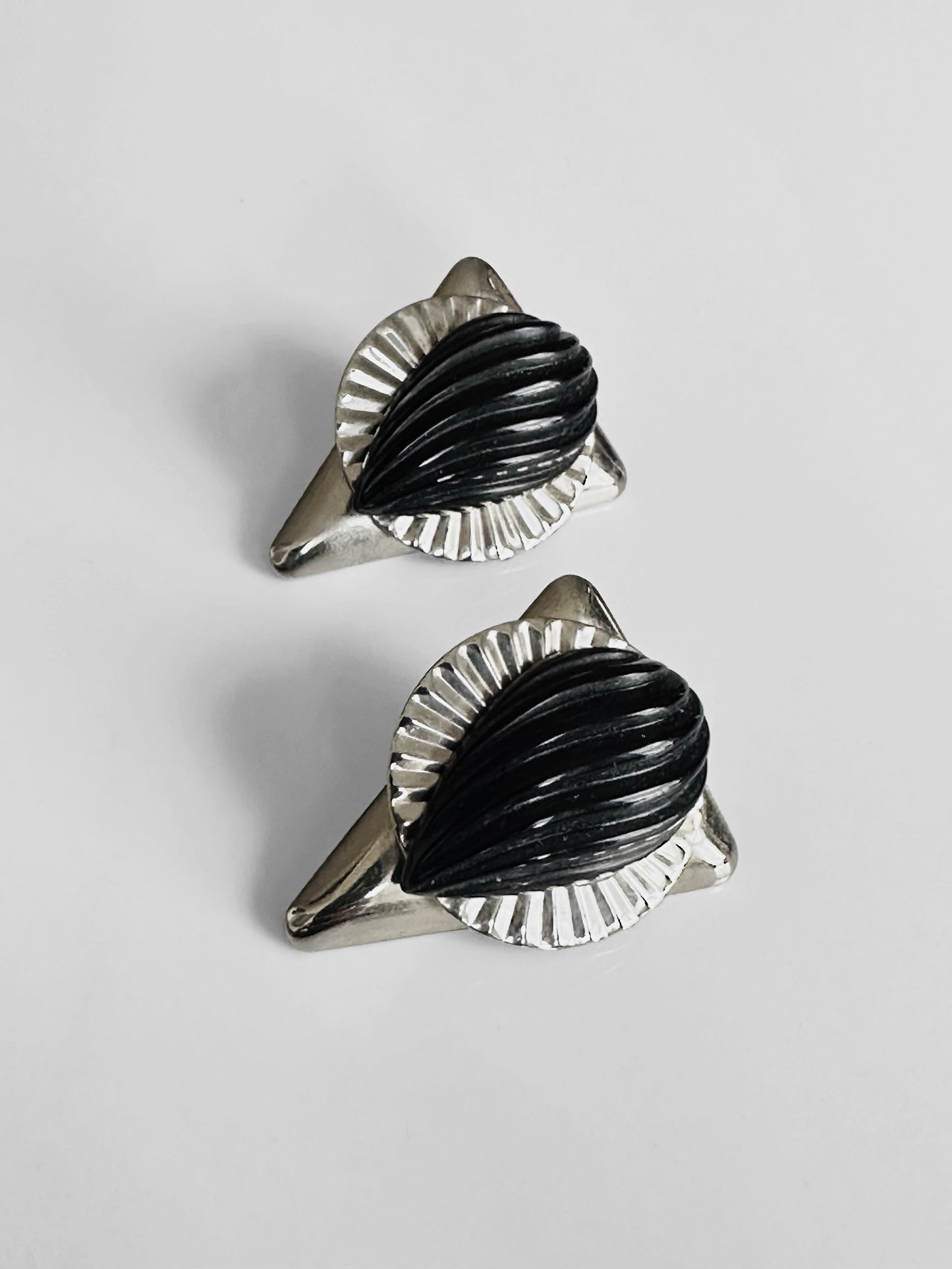 1970s Ribbed Black Resin and Fluted Metal Post Earrings