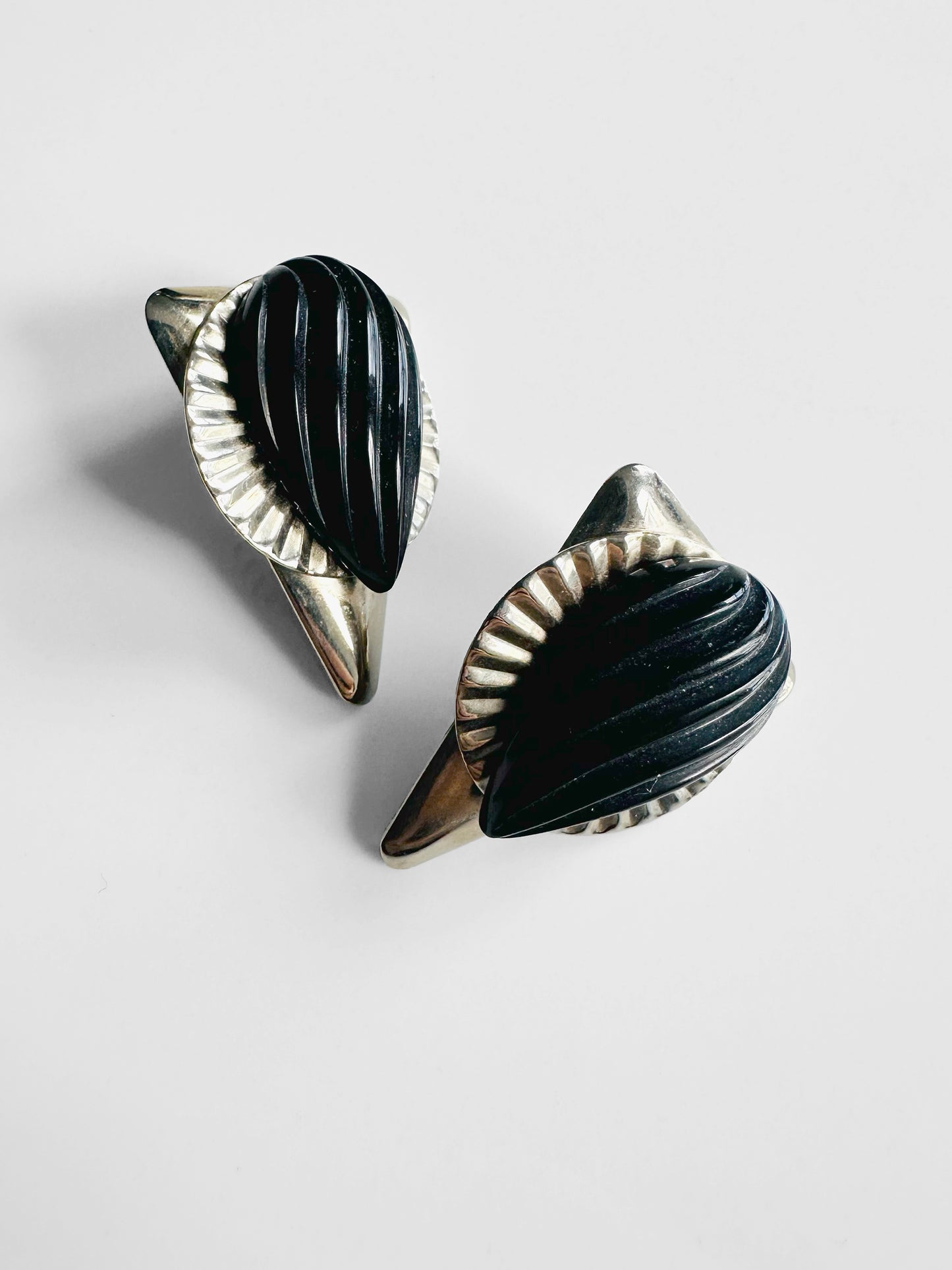 1970s Ribbed Black Resin and Fluted Metal Post Earrings