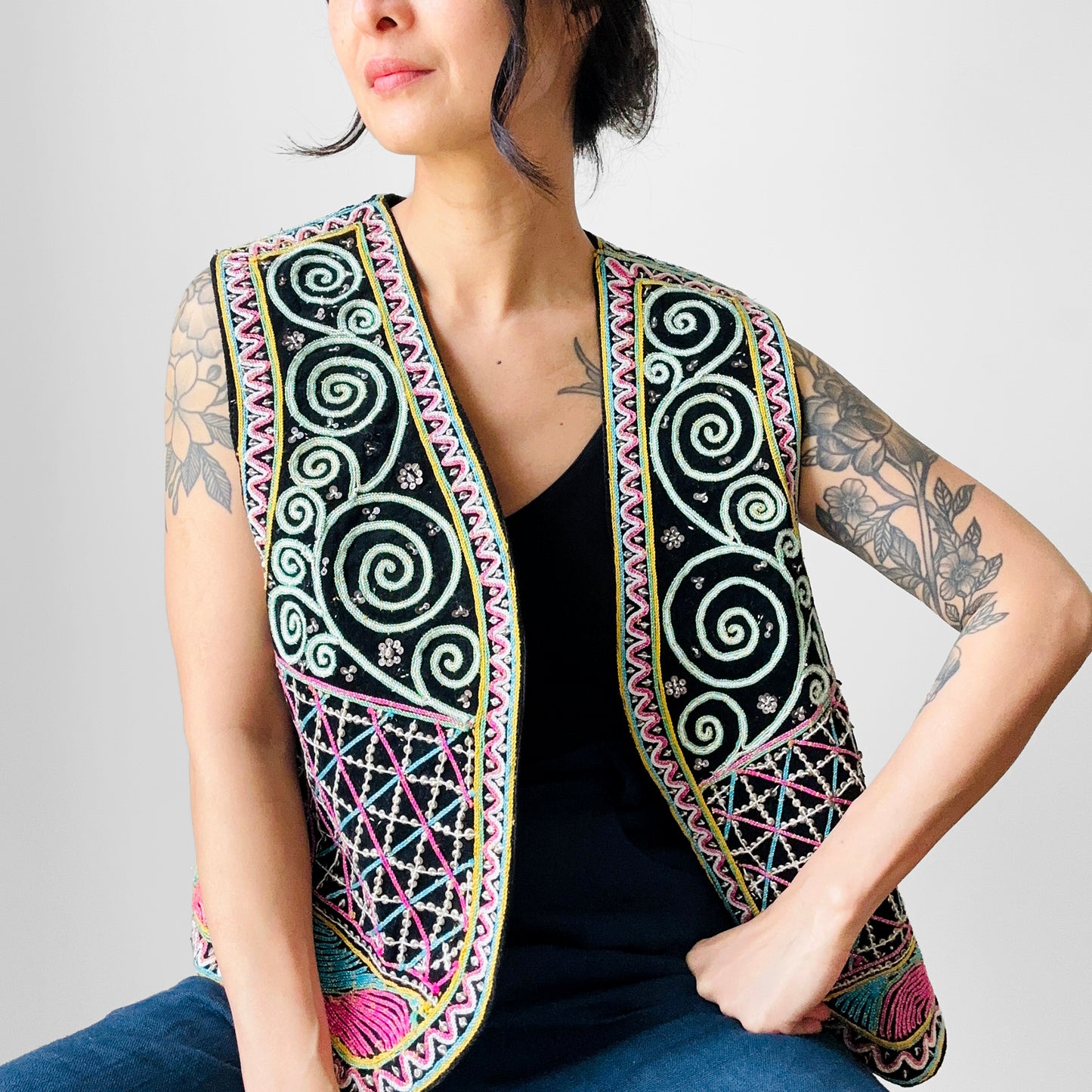 1980s Embroidered Patterned Statement Vest -  Sz. M/L