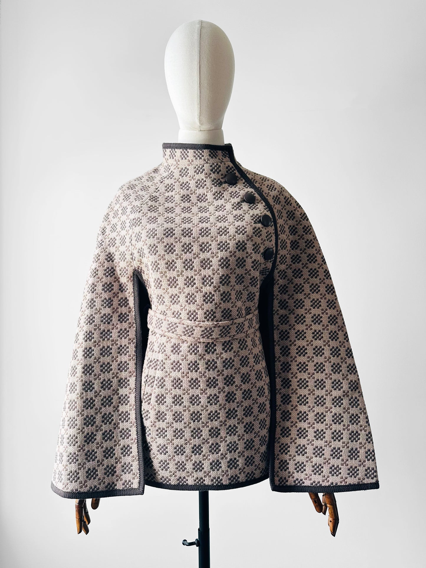 1960s - 1970s Soft Taupe Trefriw Woollen Mills Welsh Deadstock Patterned Cape Coat