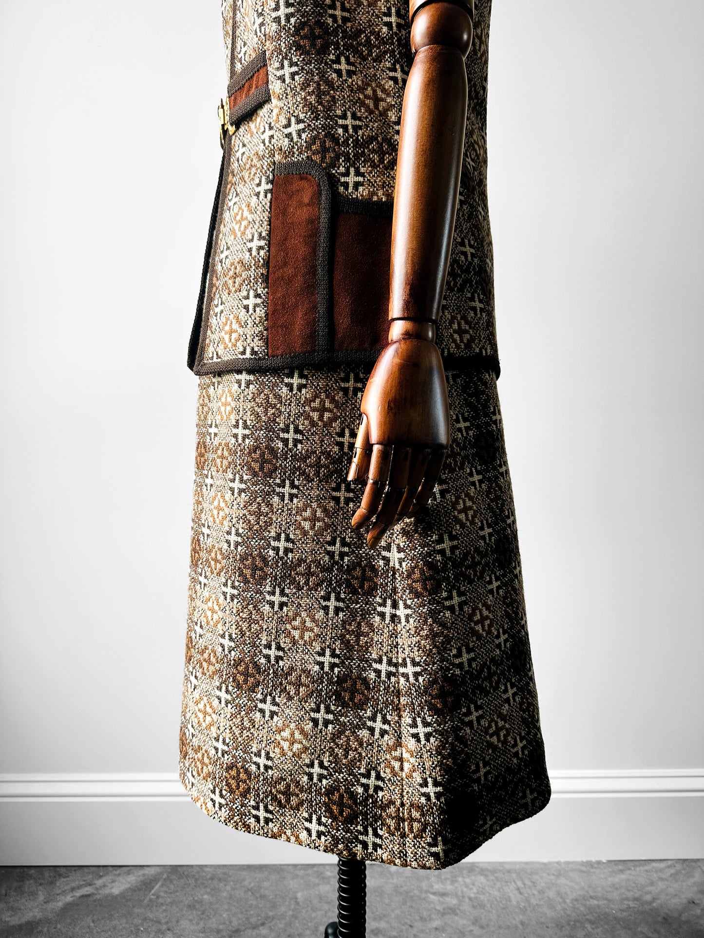 1960s - 1970s Brown and Cream Trefriw Woolen Suede Pocket Skirt and Vest Two-Piece Set - Sz. S/M