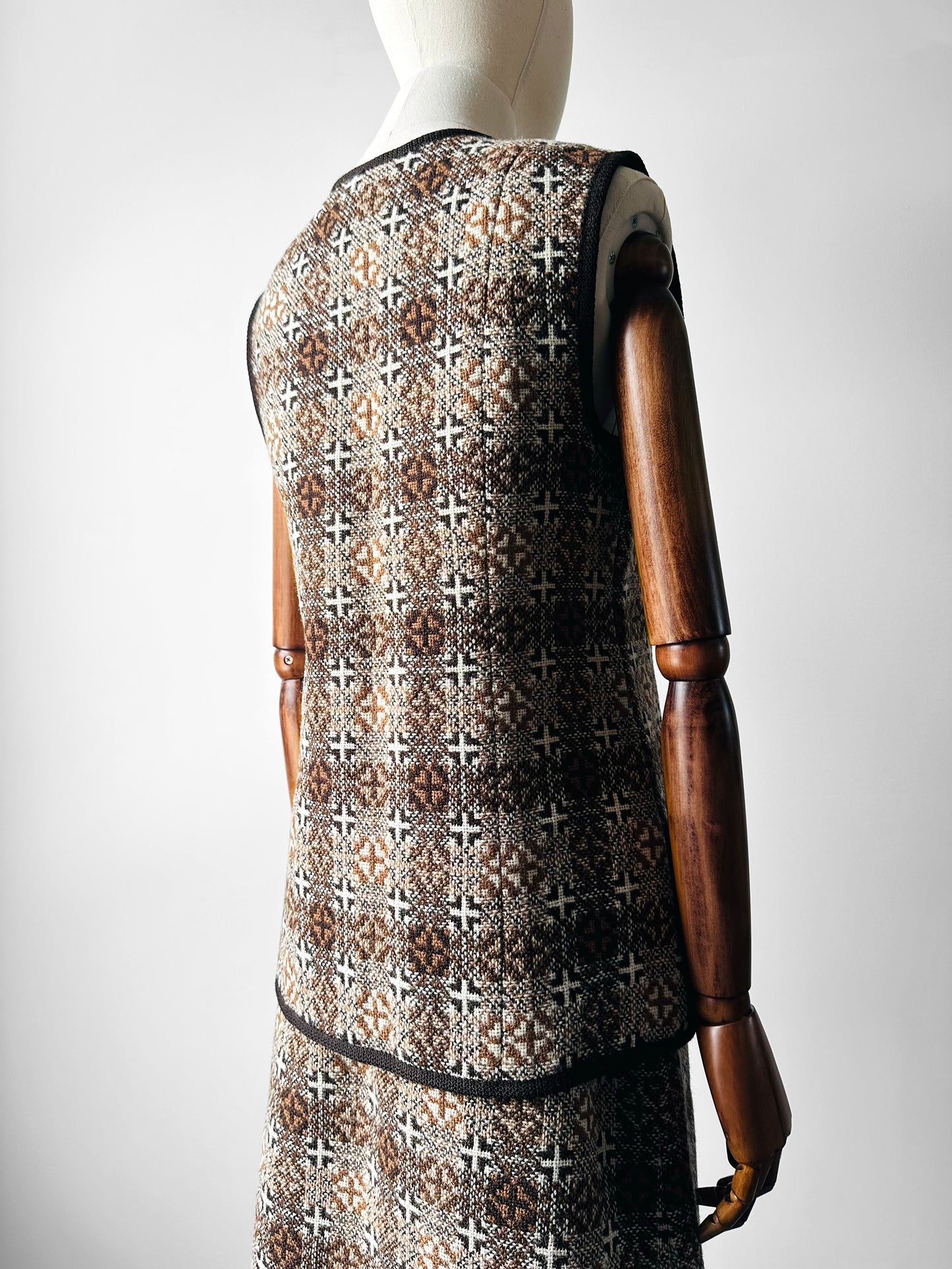 1960s - 1970s Brown and Cream Trefriw Woolen Suede Pocket Skirt and Vest Two-Piece Set - Sz. S/M