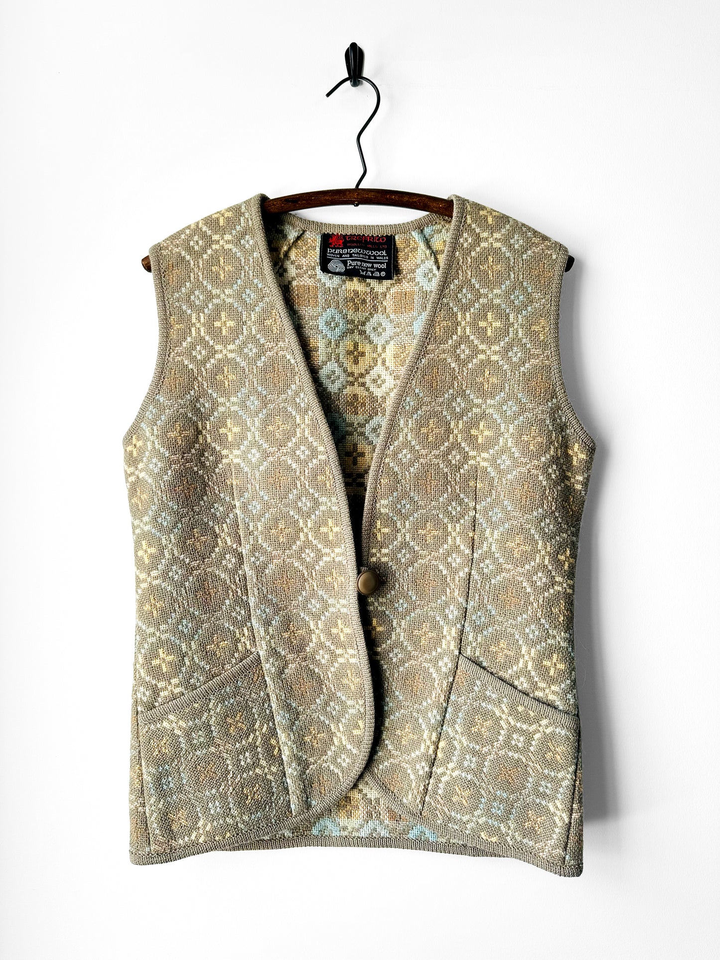 1970s Light Sage Trefriw Woollen Mills Pure New Wool Vest with Geometric Pattern - Sz. S/M