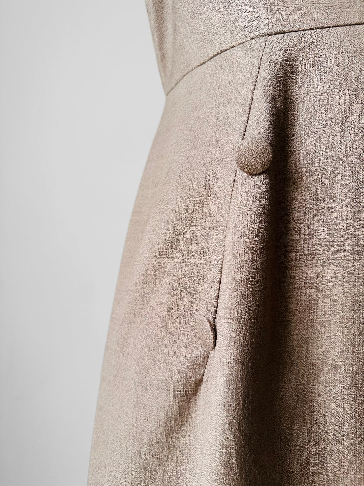 1960s Greige Zip Back Little Devil Button Detail Dress - Sz. M