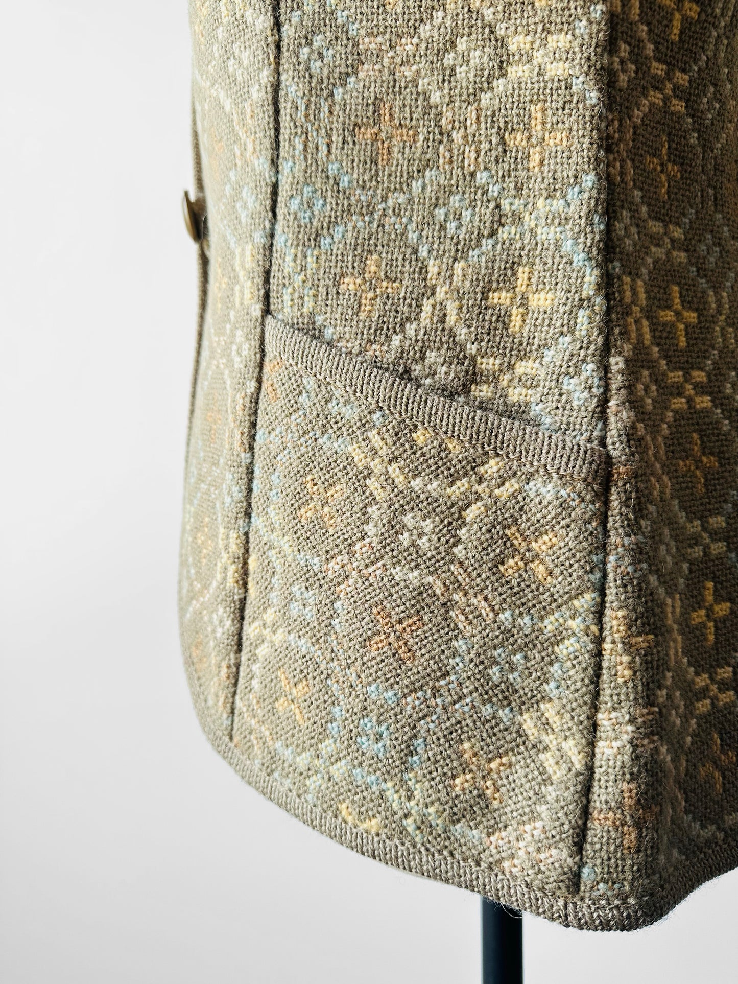 1970s Light Sage Trefriw Woollen Mills Pure New Wool Vest with Geometric Pattern - Sz. S/M