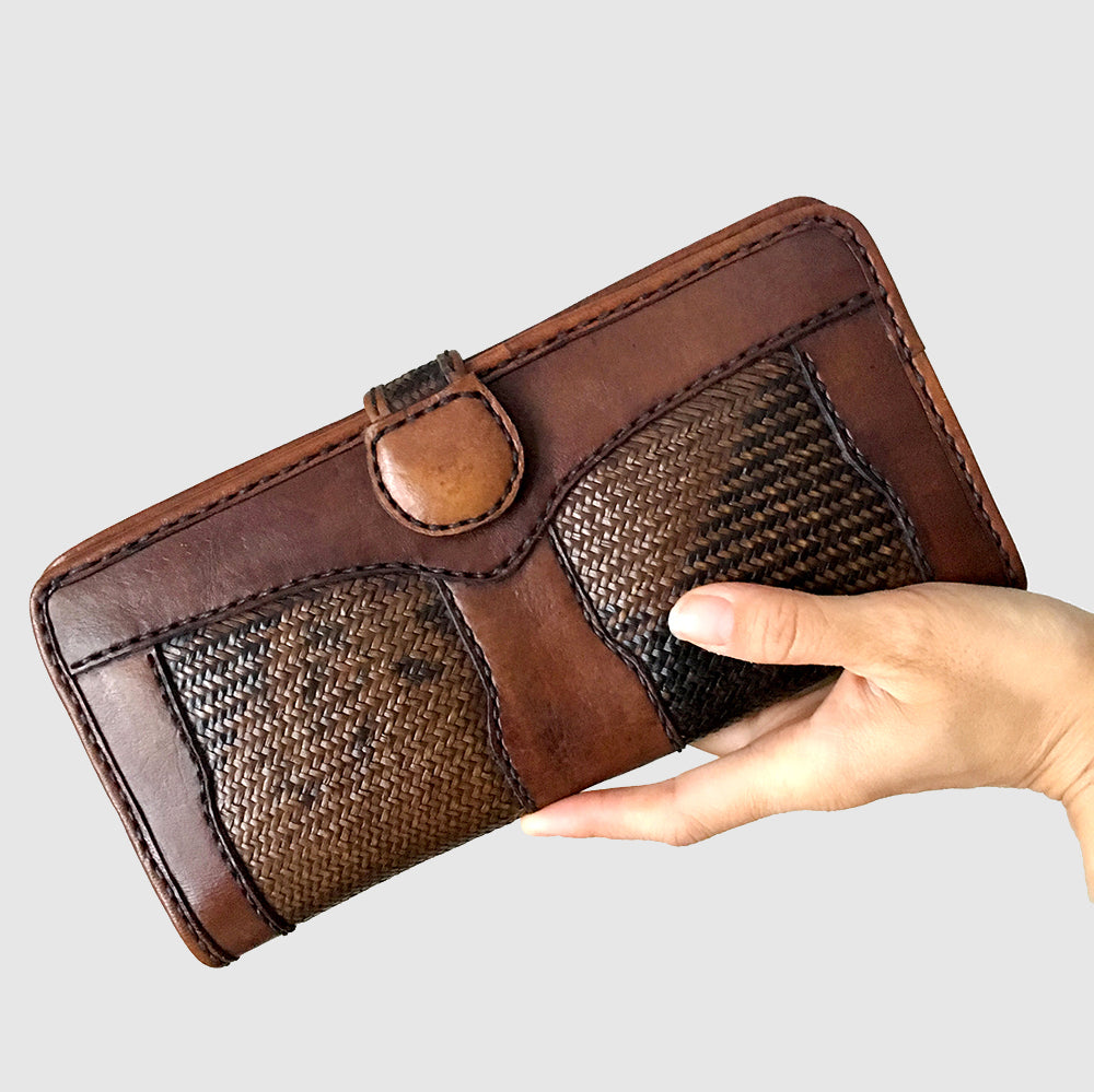 1970s Woven Brown Leather Folding Wallet