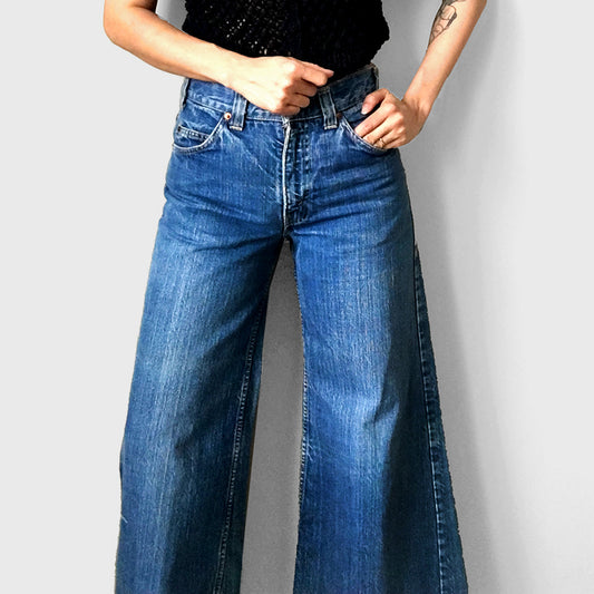 1970s Super Wide Flare Leg High-Waisted Denim Blue Jeans