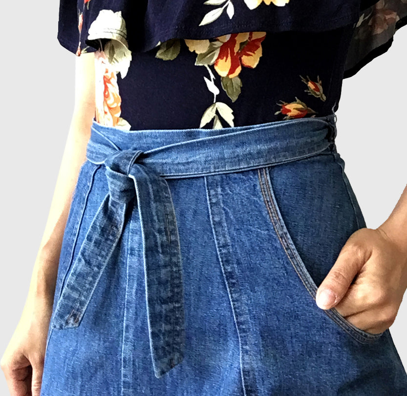 1970s Denim A-Line Knee-Length Tied Waist Wrap Skirt