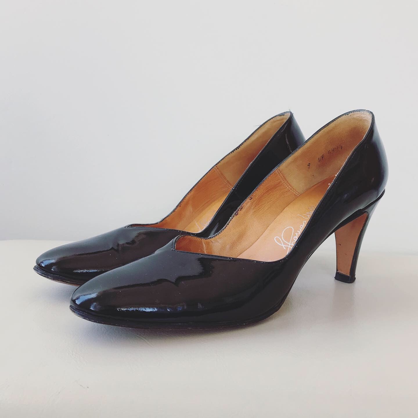 1980s Thomas Wallace Patent Leather High Heeled Pumps - Sz. 8.5-9