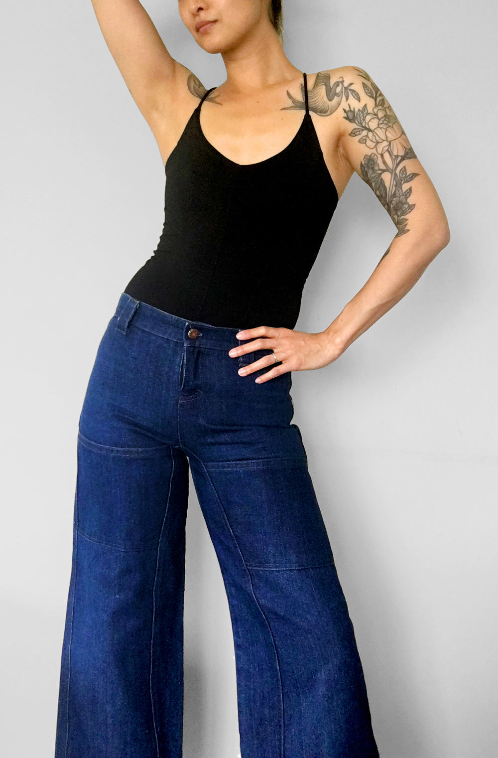 1970s Mid Rise Dark-Wash Flare Denim Blue Jeans