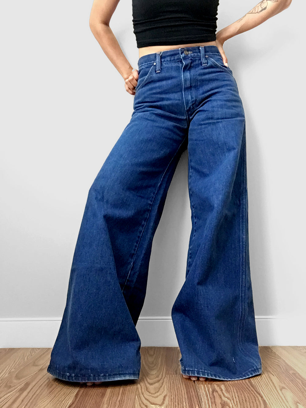 1970s High-Waisted Wide-Legged Denim Wrangler Blue Jeans