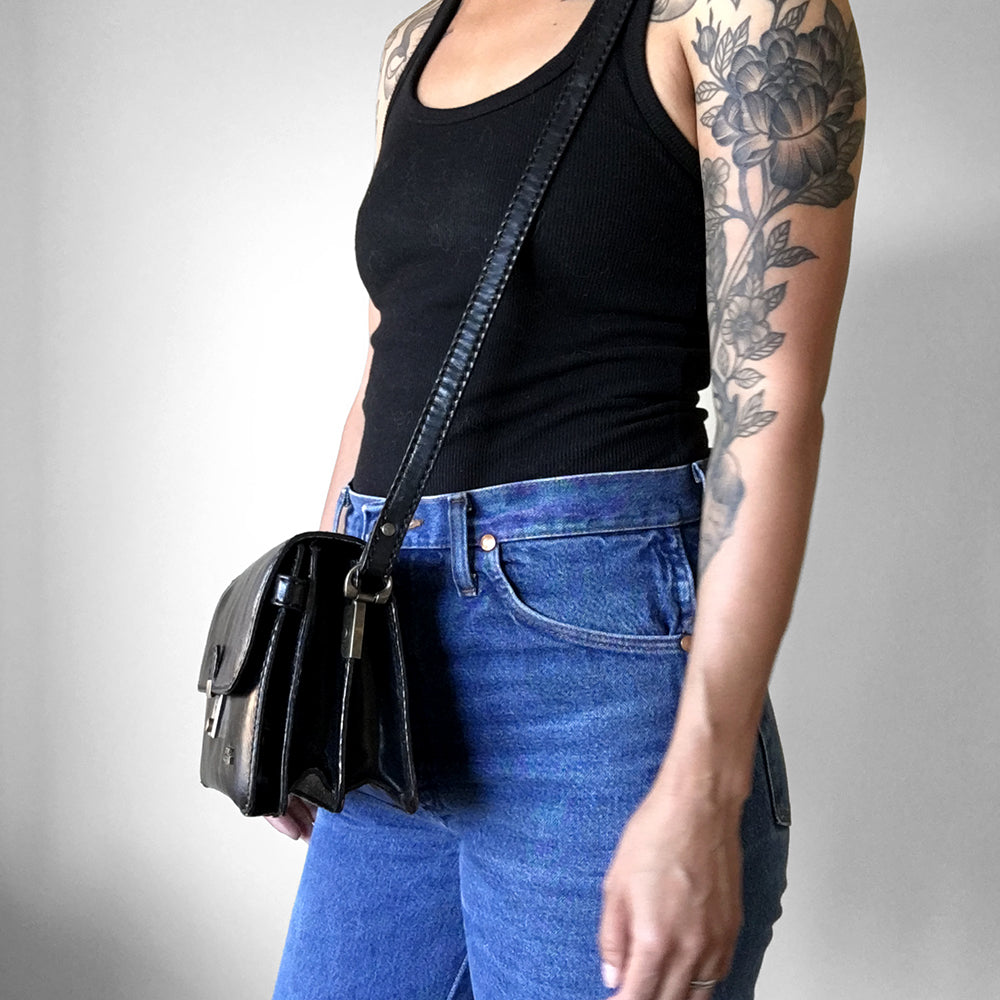 1990s Black Leather Crossbody Organizer Wallet Purse