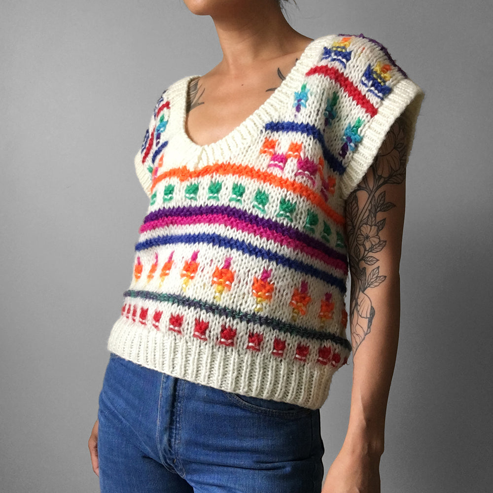 1970s Handmade Patterned Pullover Knit Vest