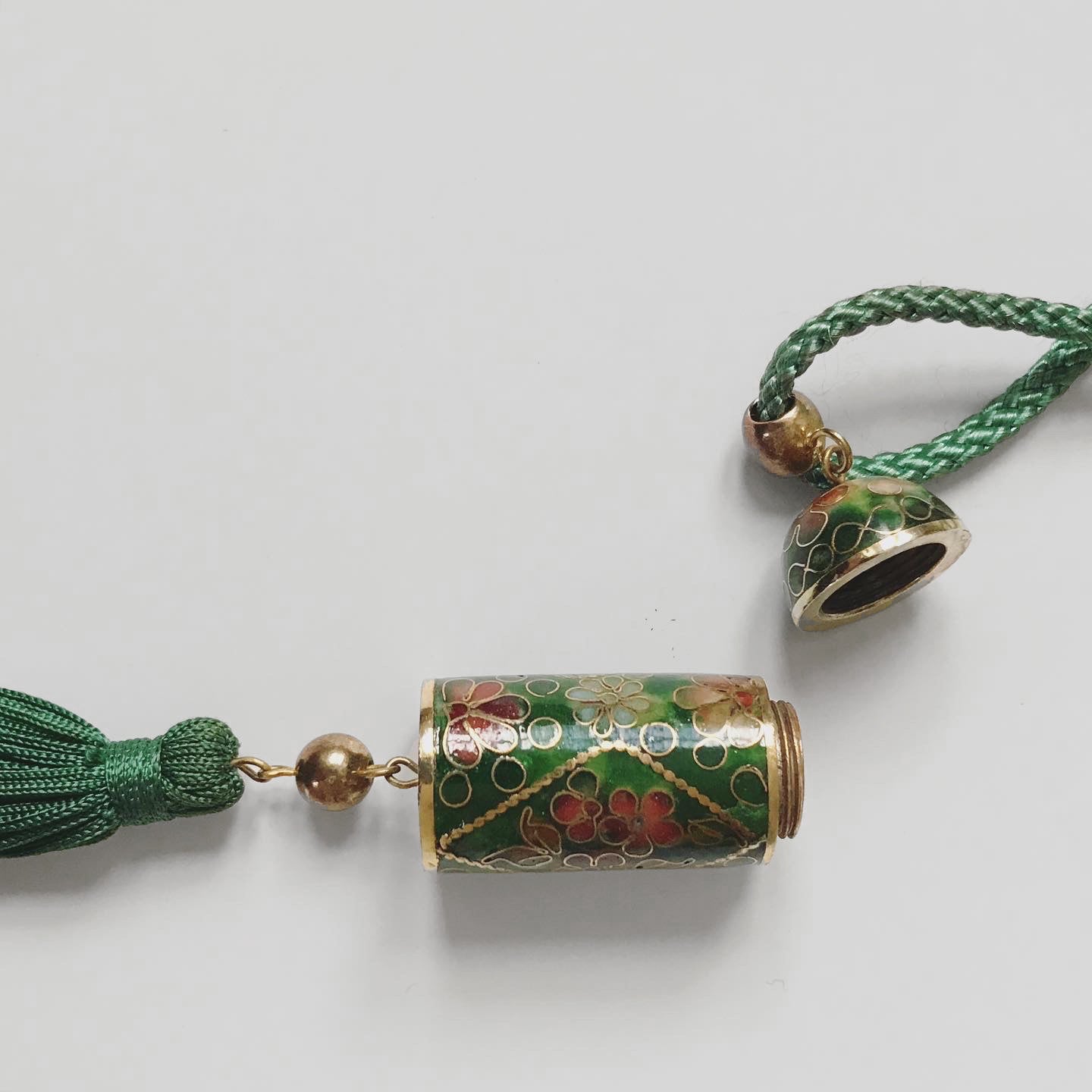 Green Floral Cloisonne Capsule Rope Tassel Necklace