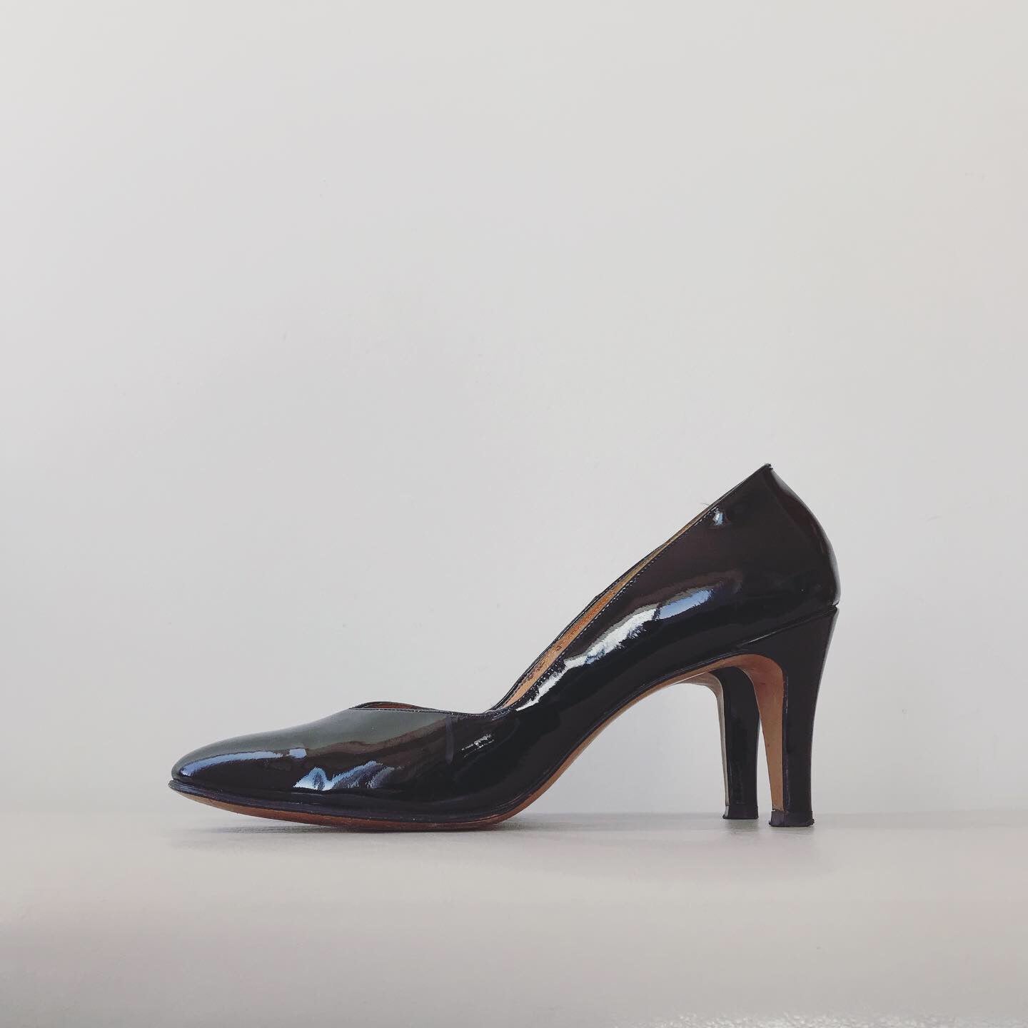 1980s Thomas Wallace Patent Leather High Heeled Pumps - Sz. 8.5-9