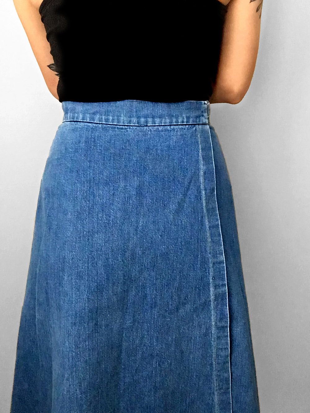 1970s A-Line Tied-Waist Wrap Denim Blue Jean Skirt