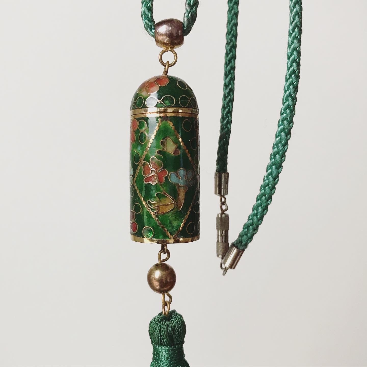 Green Floral Cloisonne Capsule Rope Tassel Necklace