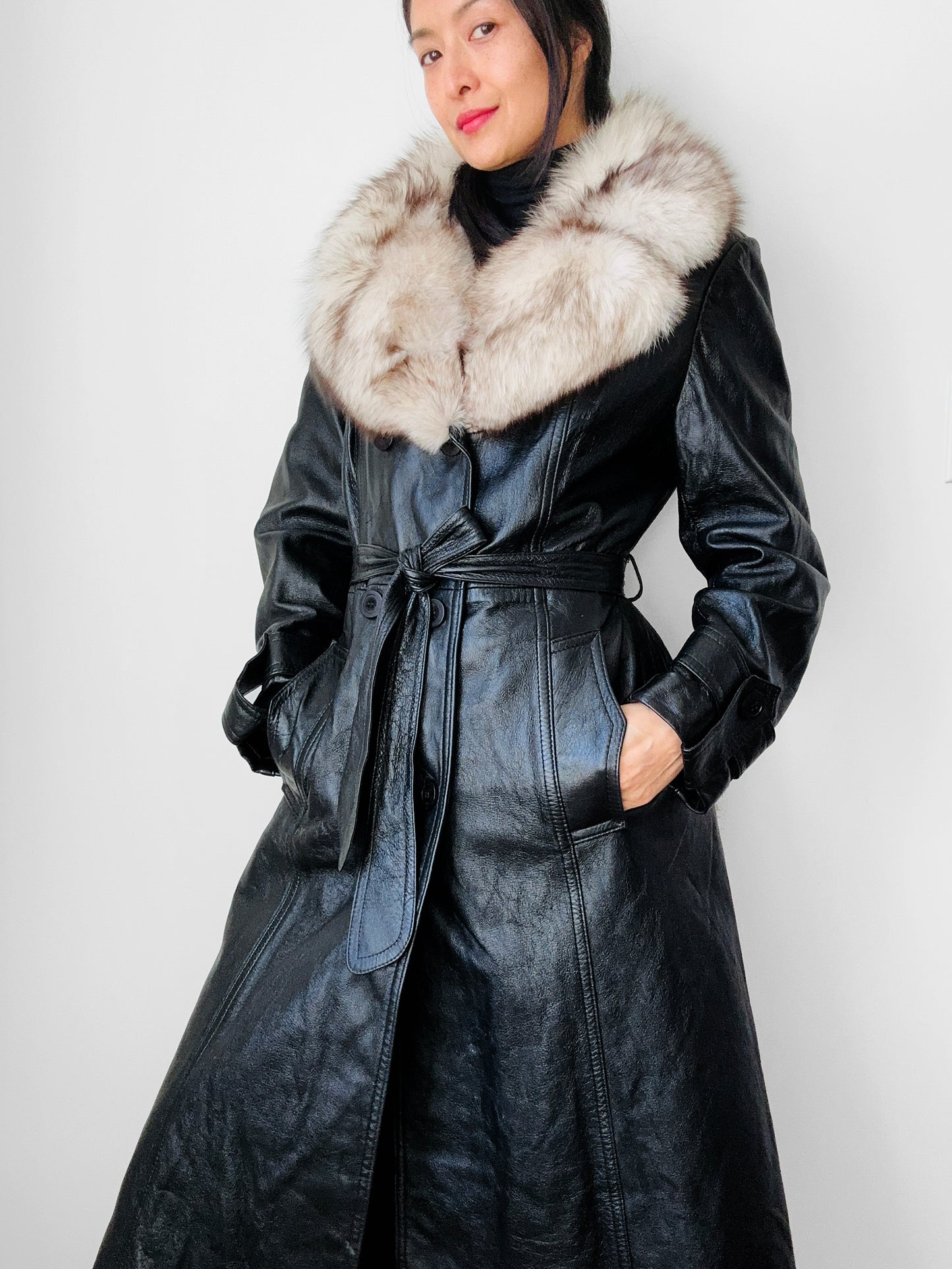 1970s Black High Quality Leather Long Belted Quilted Lining Fur Collar Coat - S/M