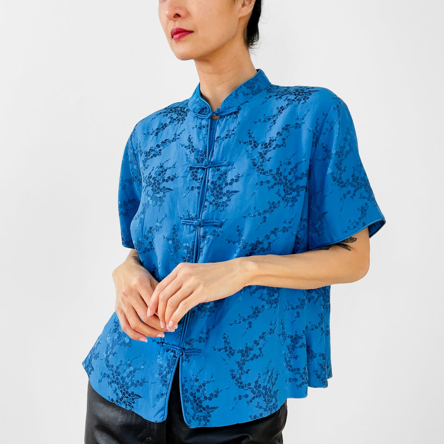 1980s Blue Silk Cheongsam Tone-On-Tone Floral Top