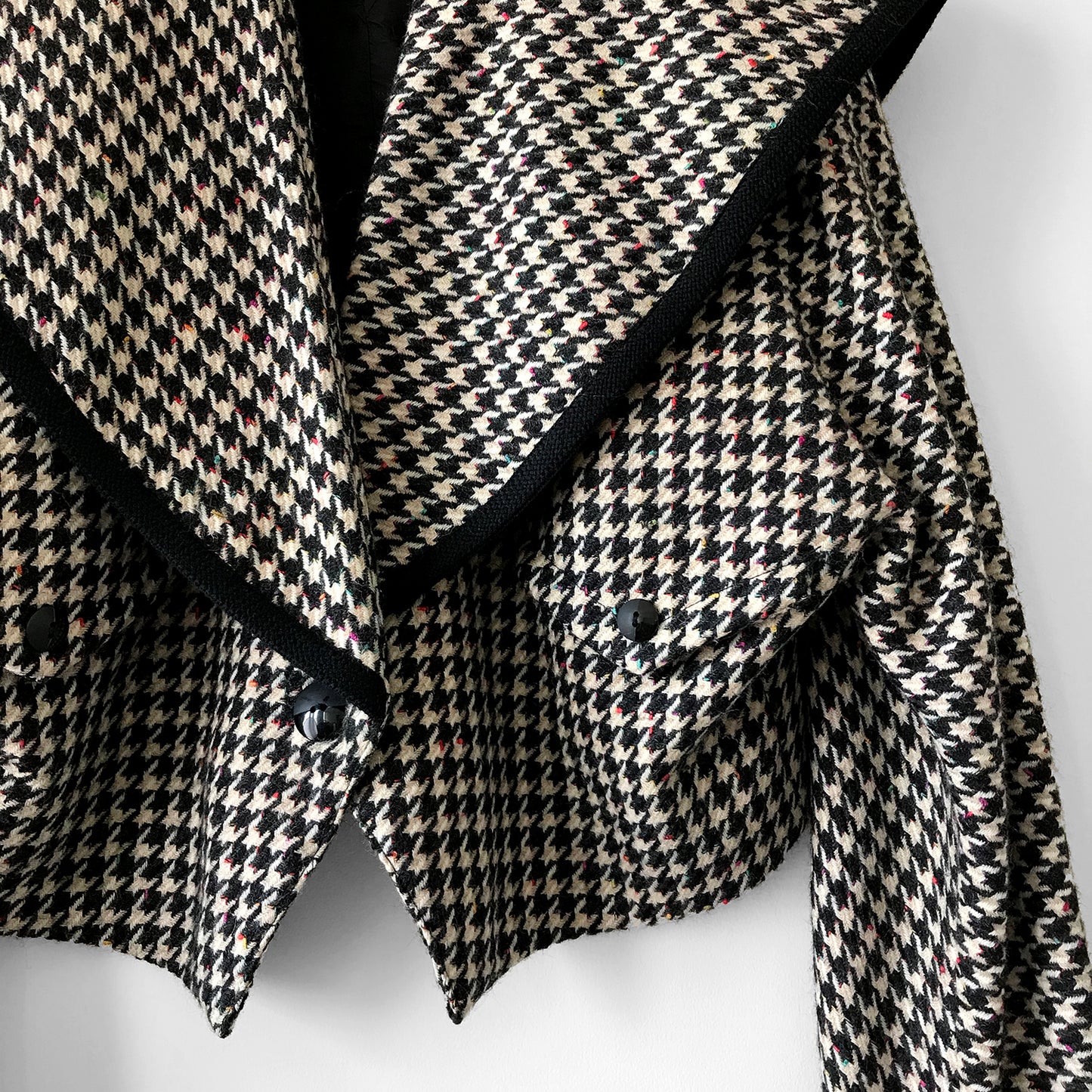 1980s Houndstooth Exaggerated-Collar Crop Blazer Jacket