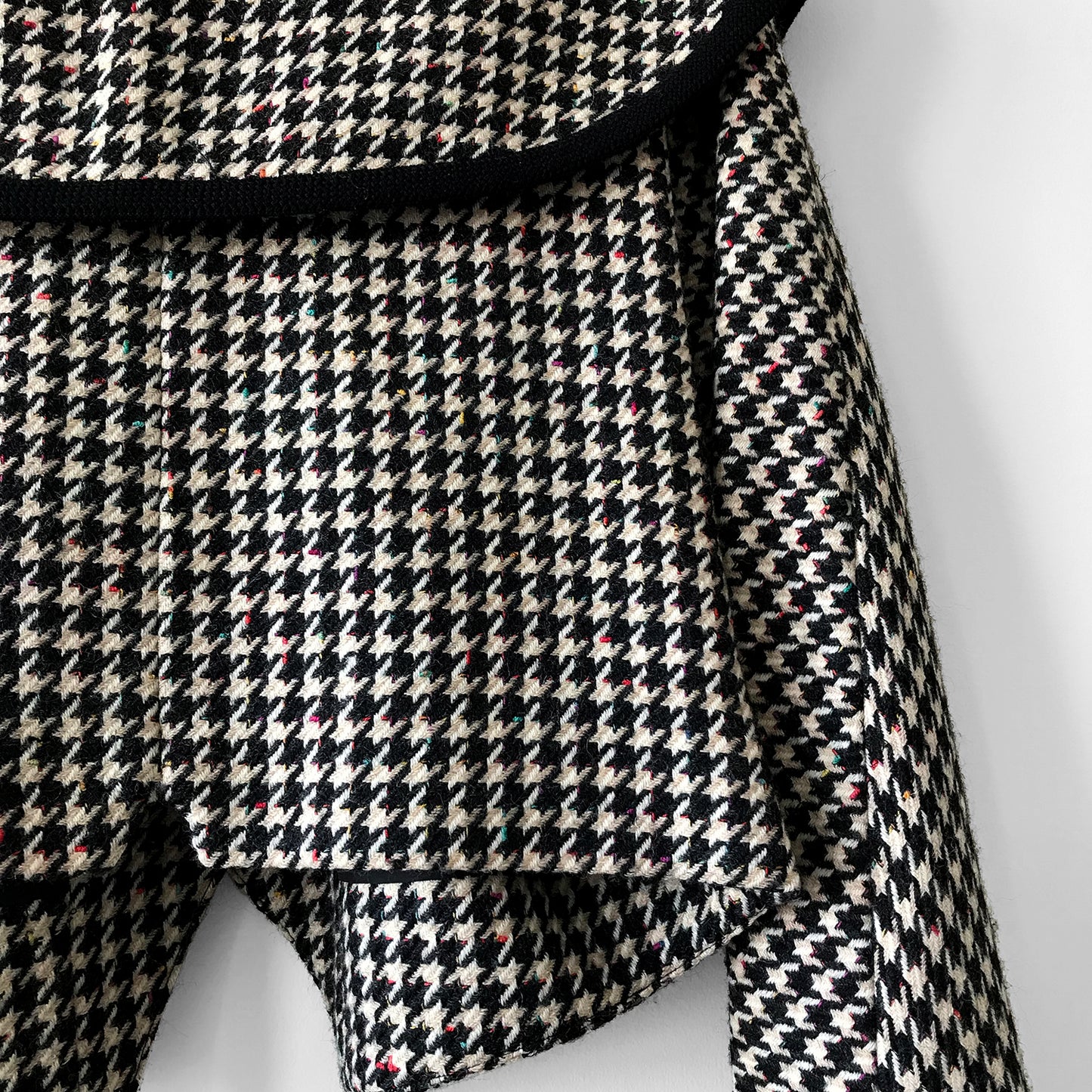 1980s Houndstooth Exaggerated-Collar Crop Blazer Jacket