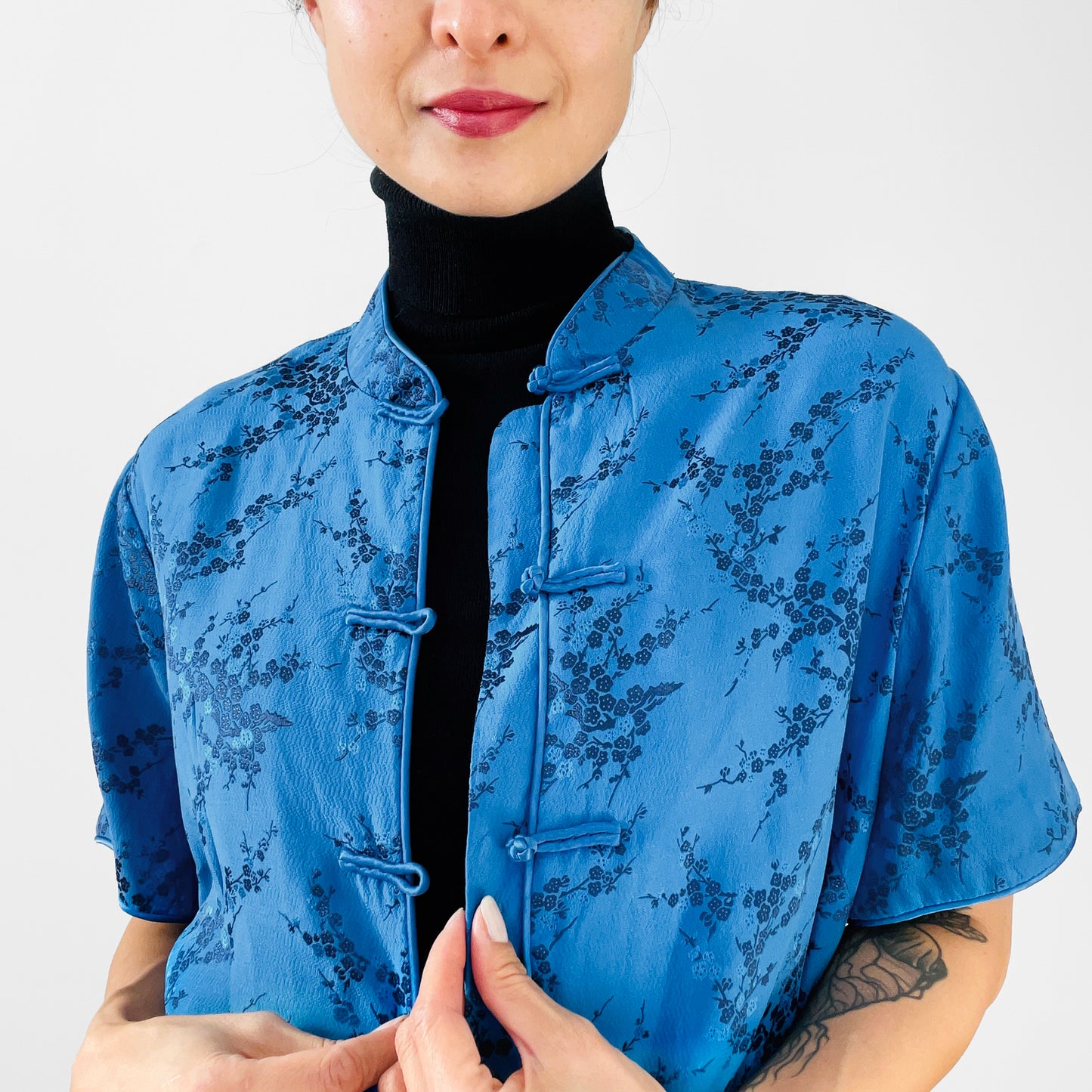 1980s Blue Silk Cheongsam Tone-On-Tone Floral Top