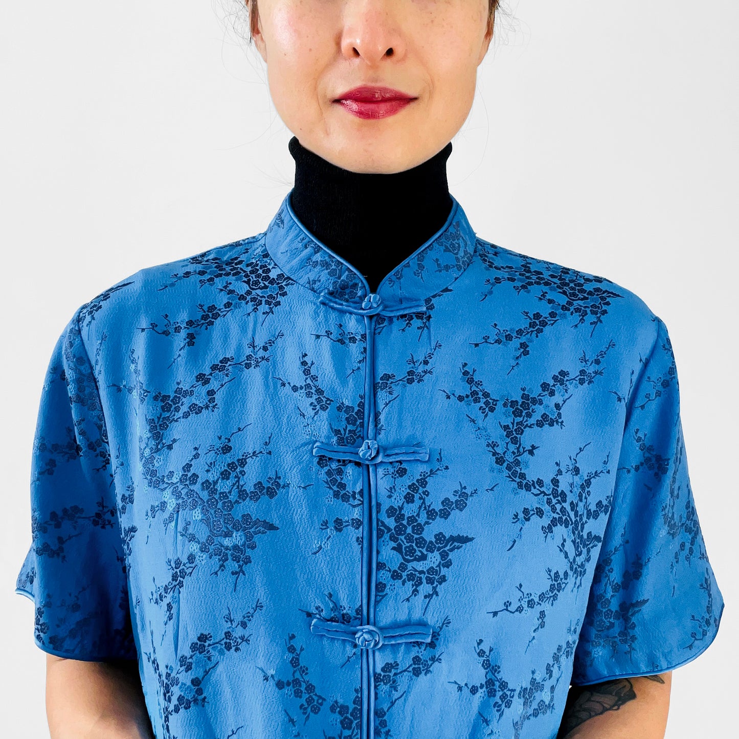 1980s Blue Silk Cheongsam Tone-On-Tone Floral Top