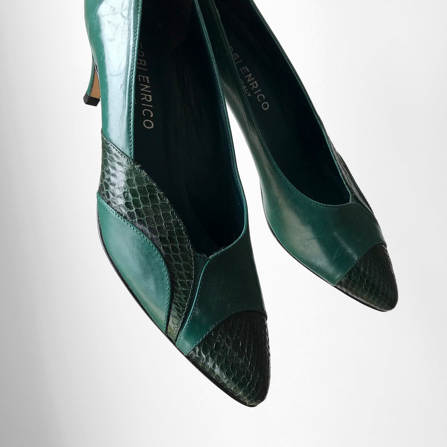 1980s Teal Green Pointed-Toe Slip-On Low-Heeled Shoes