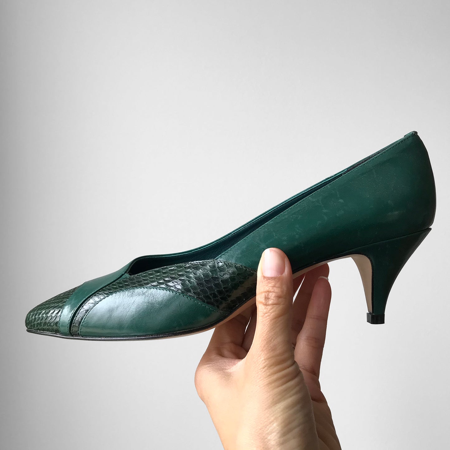 1980s Teal Green Pointed-Toe Slip-On Low-Heeled Shoes