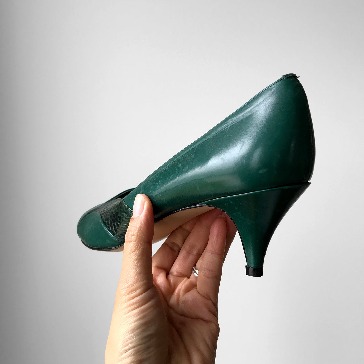 1980s Teal Green Pointed-Toe Slip-On Low-Heeled Shoes