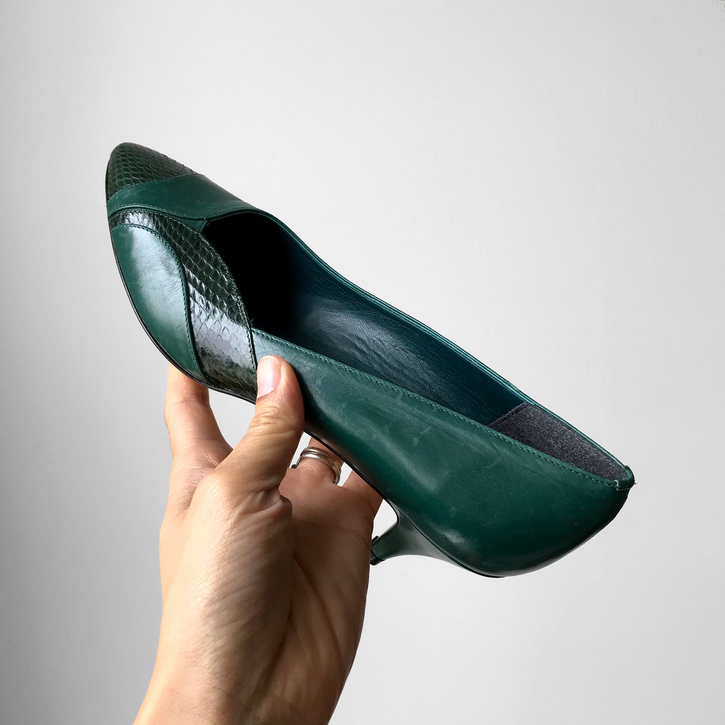 1980s Teal Green Pointed-Toe Slip-On Low-Heeled Shoes