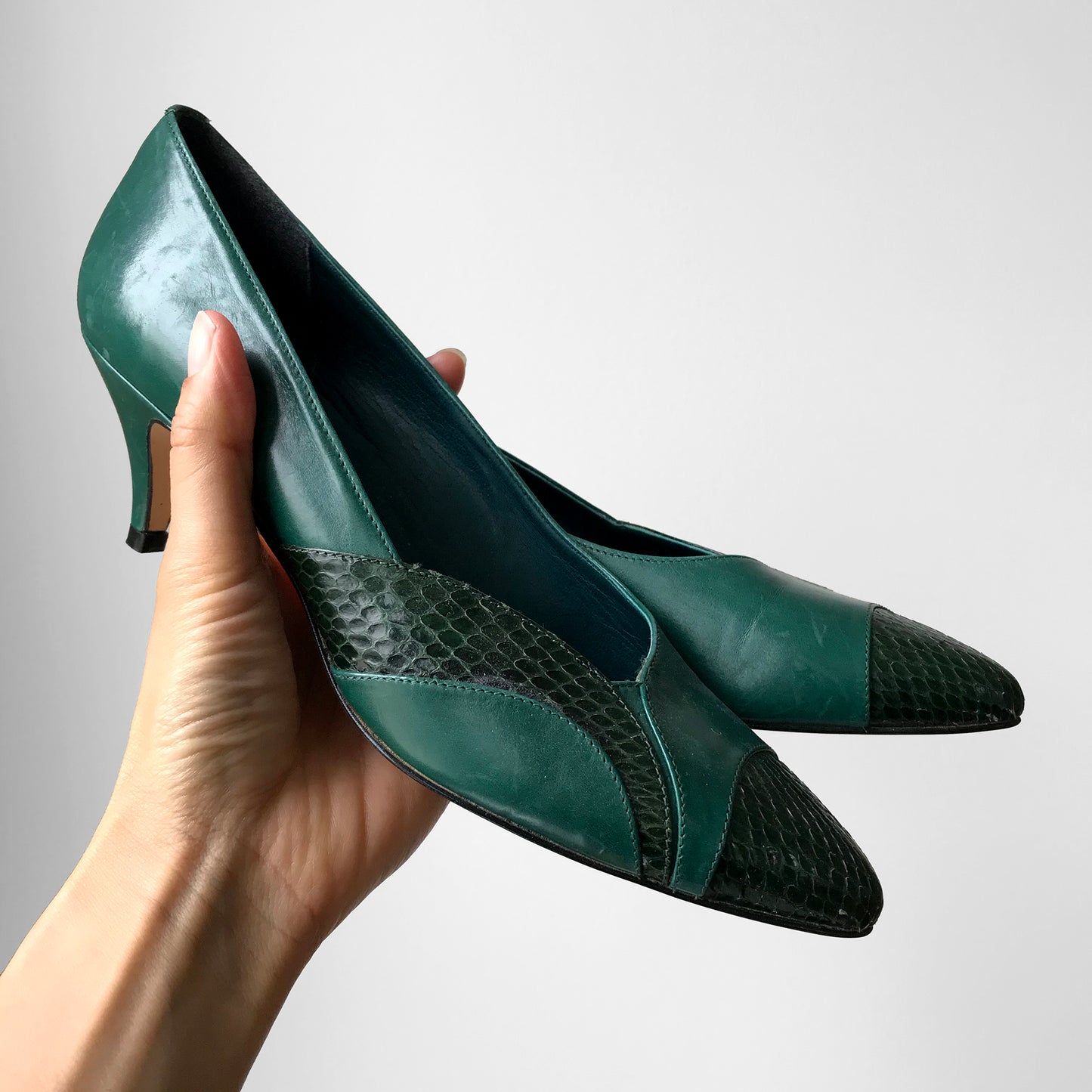 1980s Teal Green Pointed-Toe Slip-On Low-Heeled Shoes