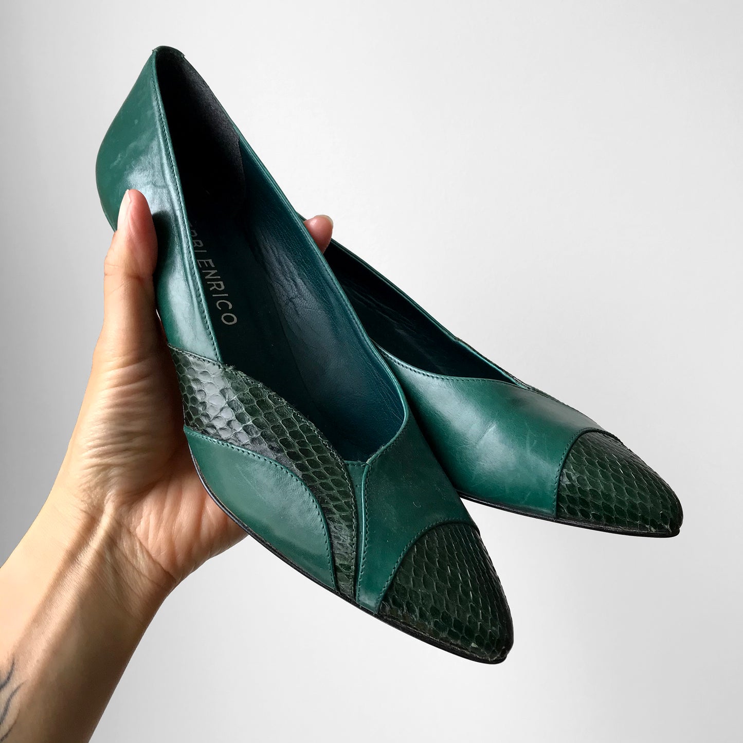 1980s Teal Green Pointed-Toe Slip-On Low-Heeled Shoes