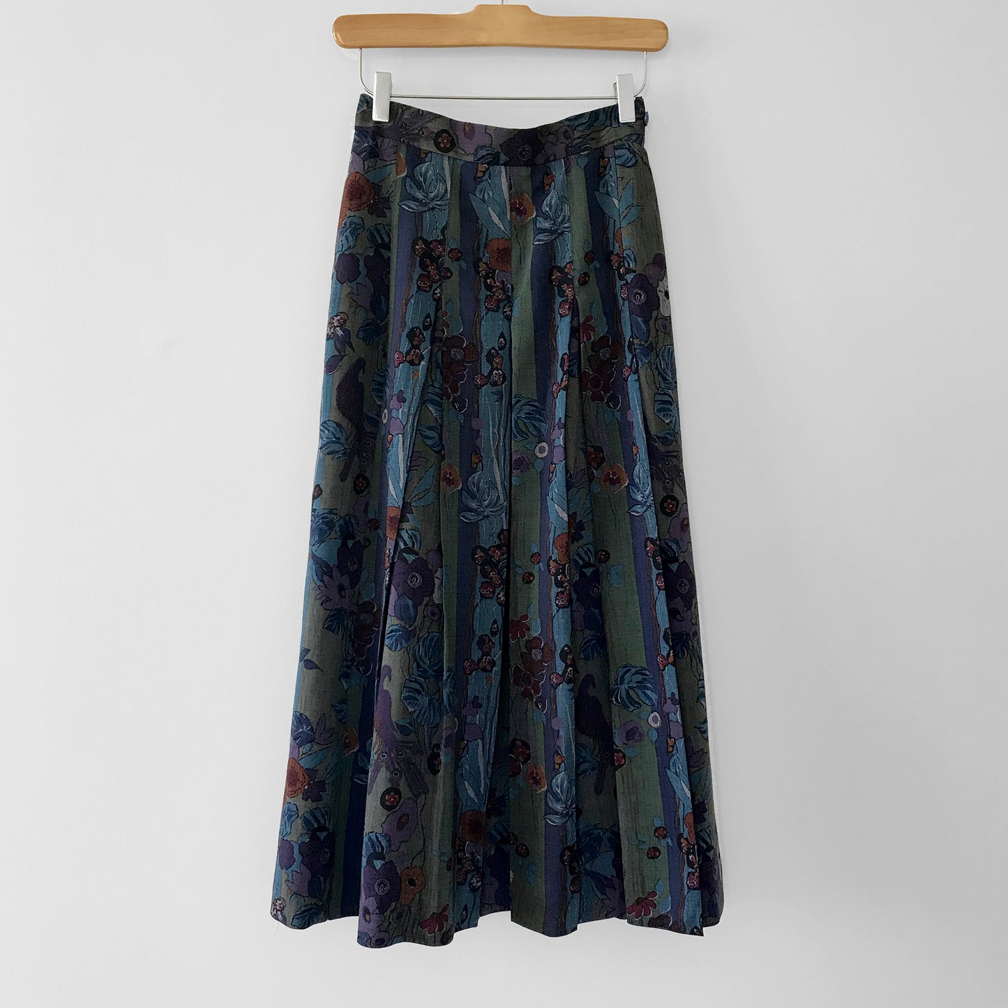 1980s Made in Austria Pure New Wool Floral and Bird Pleated Skirt