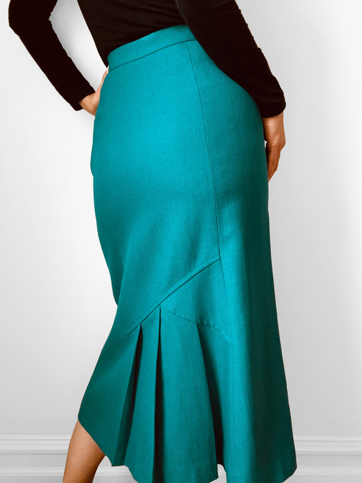 1970s Green Turquoise Pure Virgin Wool Pleated Hem Midi-Length Skirt - Waist 25