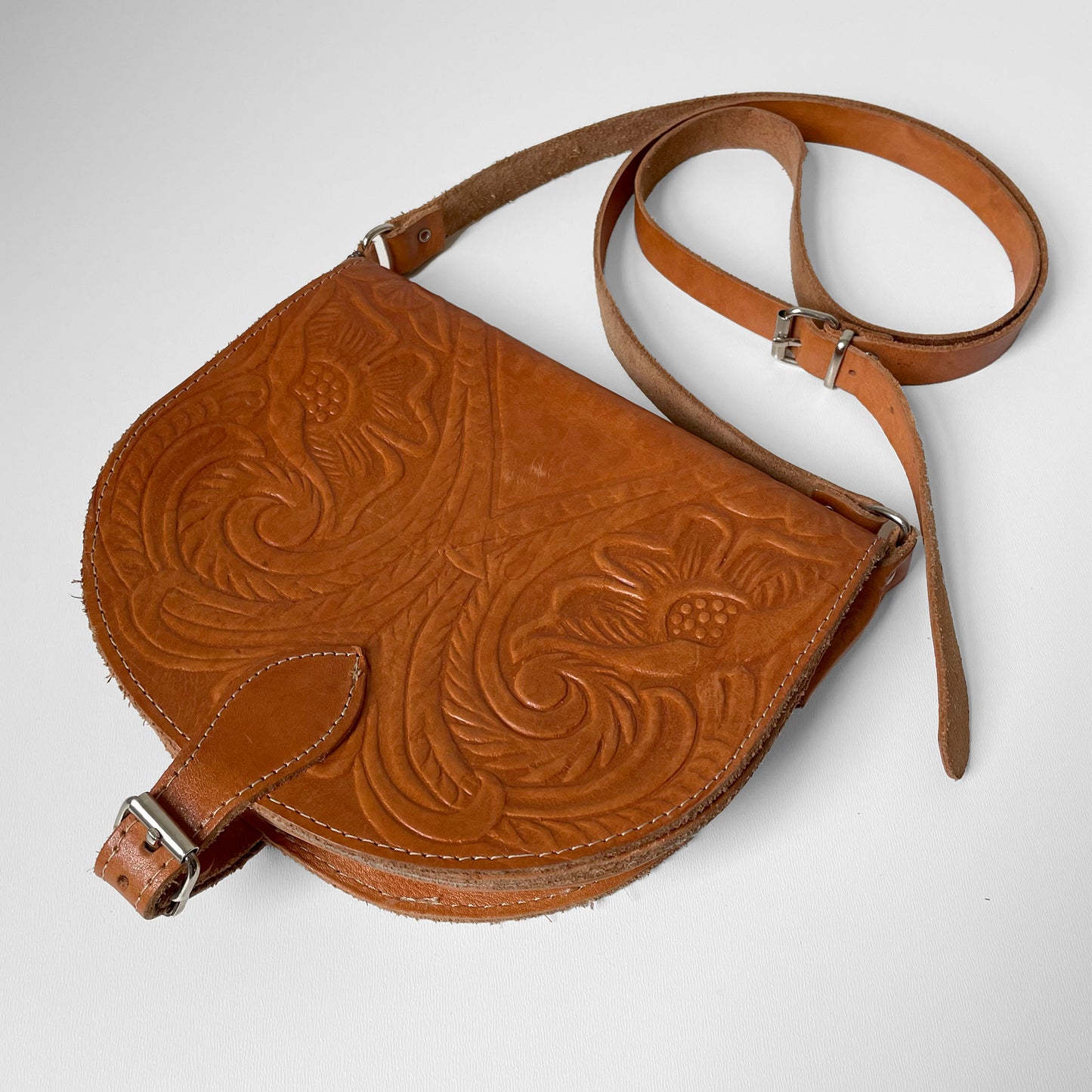 1970s Tobacco Tooled Soft Crossbody Curved Shoulder-Bag Purse