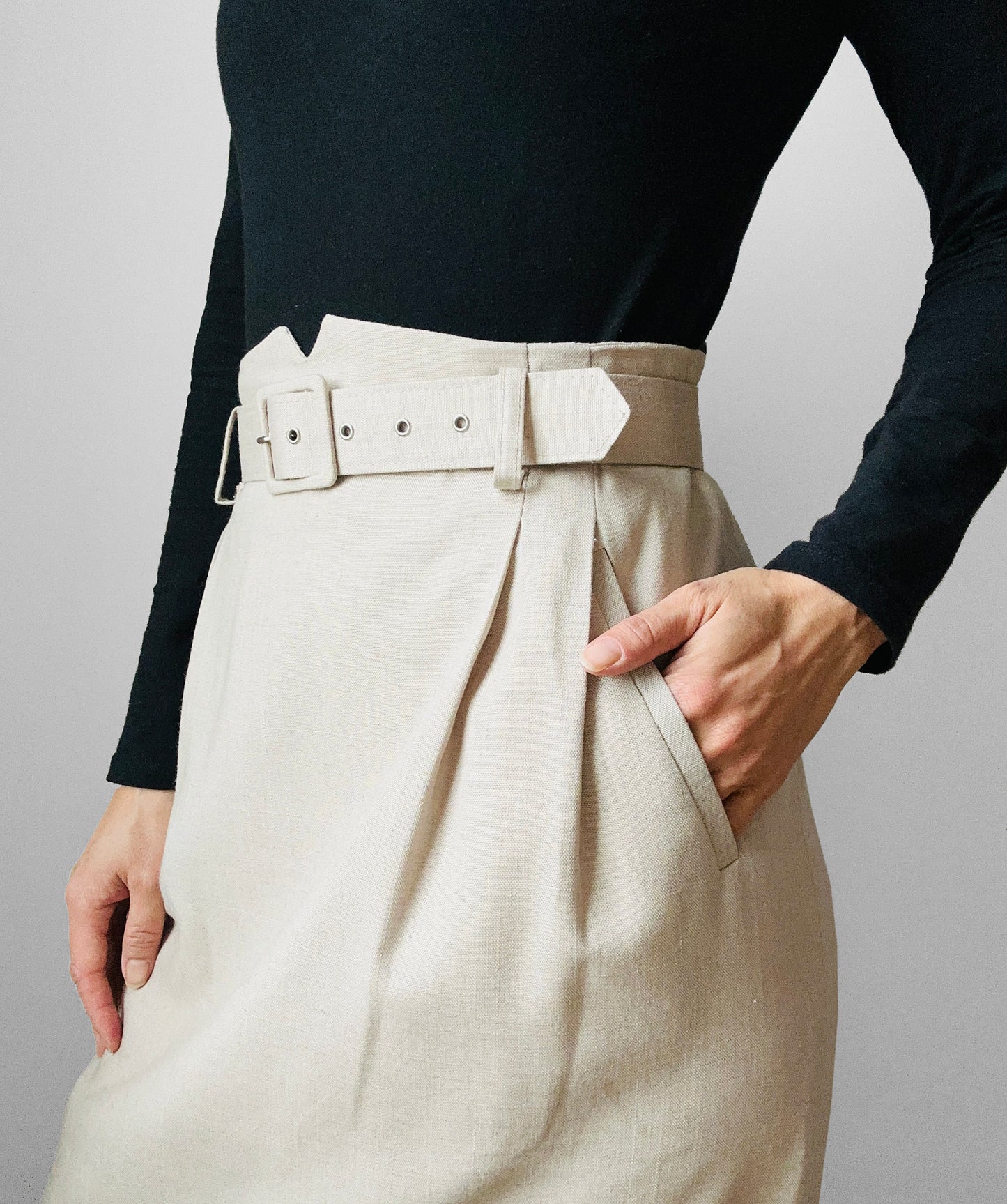 1980s Made in Canada Oatmeal Linen Blend Belted High-Waisted Button-Back Skirt - Waist 32