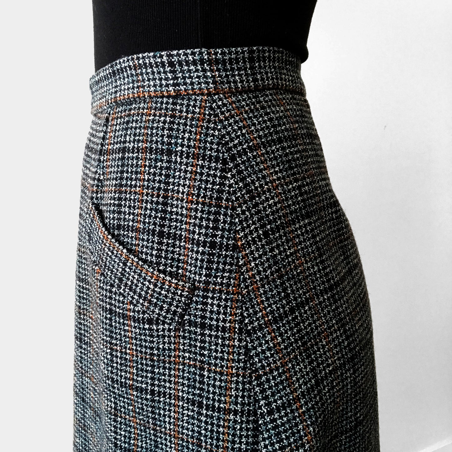 1940s Wool Tweed Houndstooth A-line Lined Knee-Length Skirt