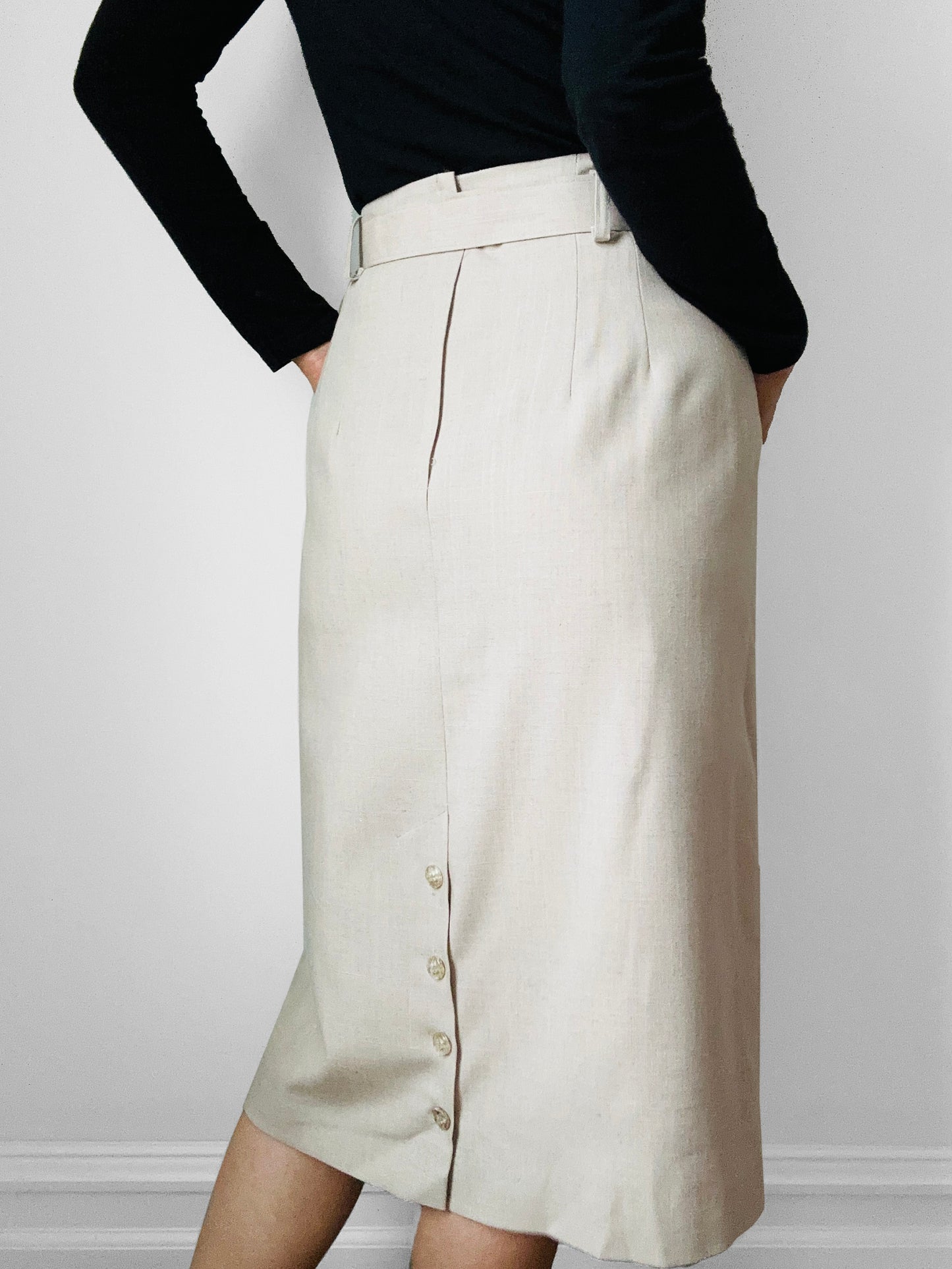 1980s Made in Canada Oatmeal Linen Blend Belted High-Waisted Button-Back Skirt - Waist 32