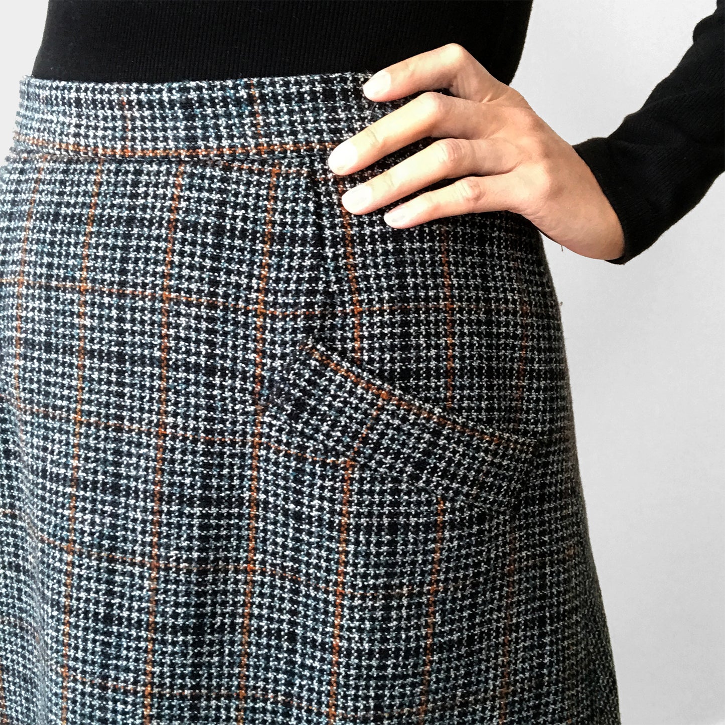 1940s Wool Tweed Houndstooth A-line Lined Knee-Length Skirt