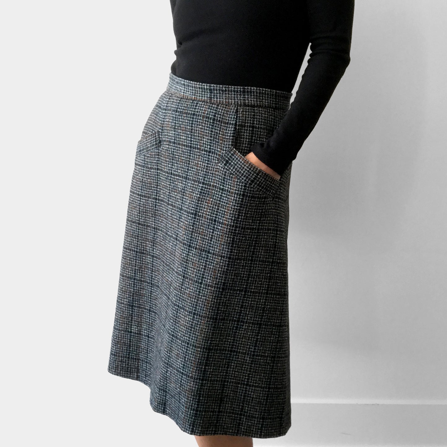 1940s Wool Tweed Houndstooth A-line Lined Knee-Length Skirt