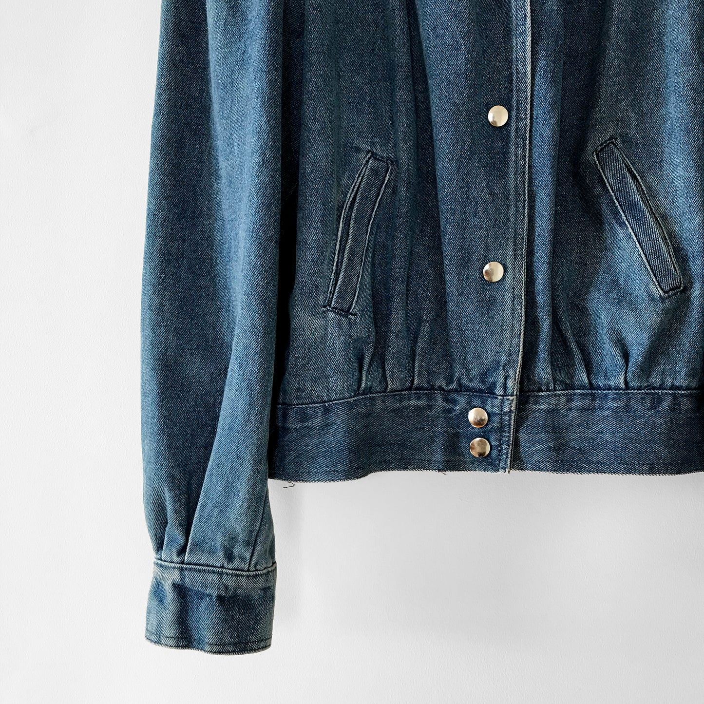 1980s Pleated Snap-Button High-Collared Well-Worn Crop Denim Jean Jacket