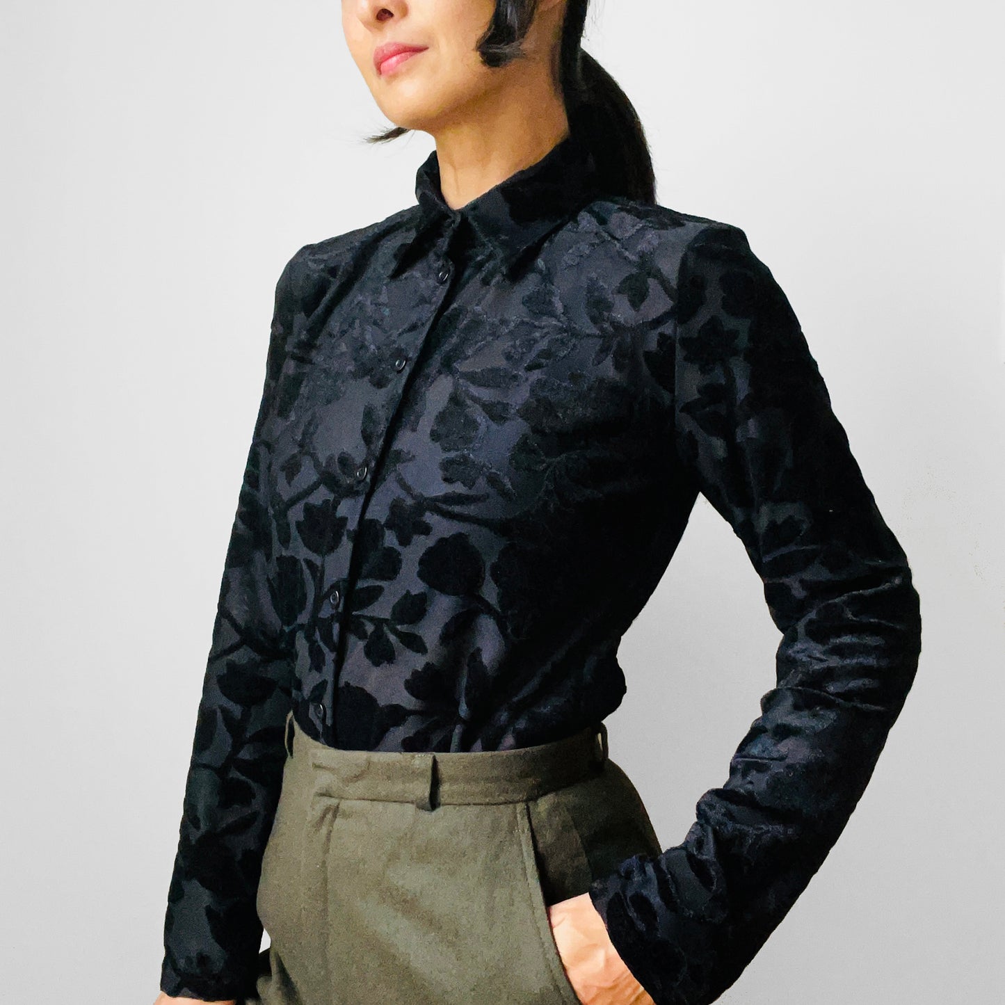 1970s Made in Canada Floral Black Velvety Collared Button-Front Long-Sleeve Shirt - Sz. S