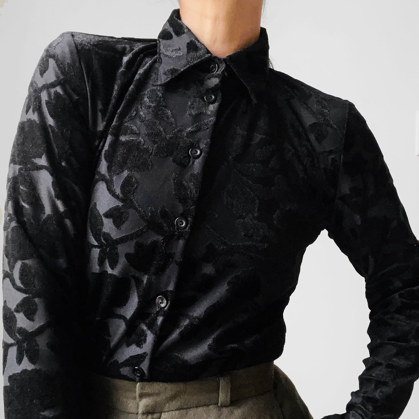 1970s Made in Canada Floral Black Velvety Collared Button-Front Long-Sleeve Shirt - Sz. S