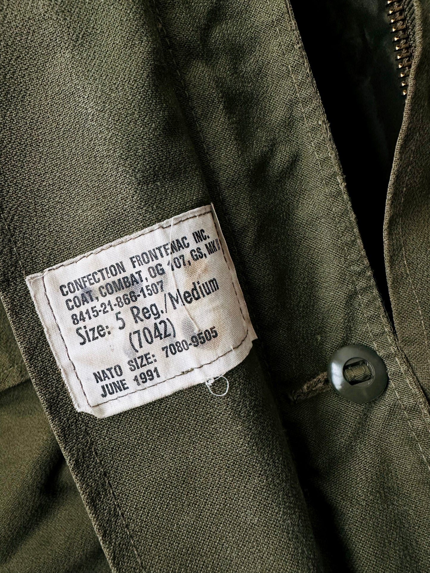 1990s Quilted Lined Corduroy Collar Olive Green Military Army Combat Jacket - Reg. M