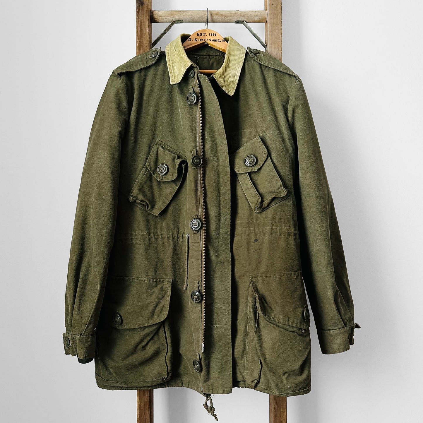 1990s Quilted Lined Corduroy Collar Olive Green Military Army Combat Jacket - Reg. M